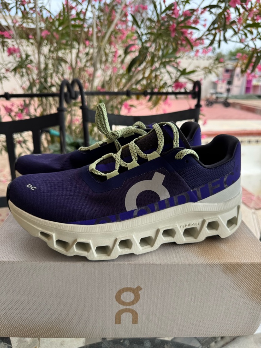 On Cloudmonster Men’s Sneakers in Acai/Aloe - Size 9 - Picture 3 of 8